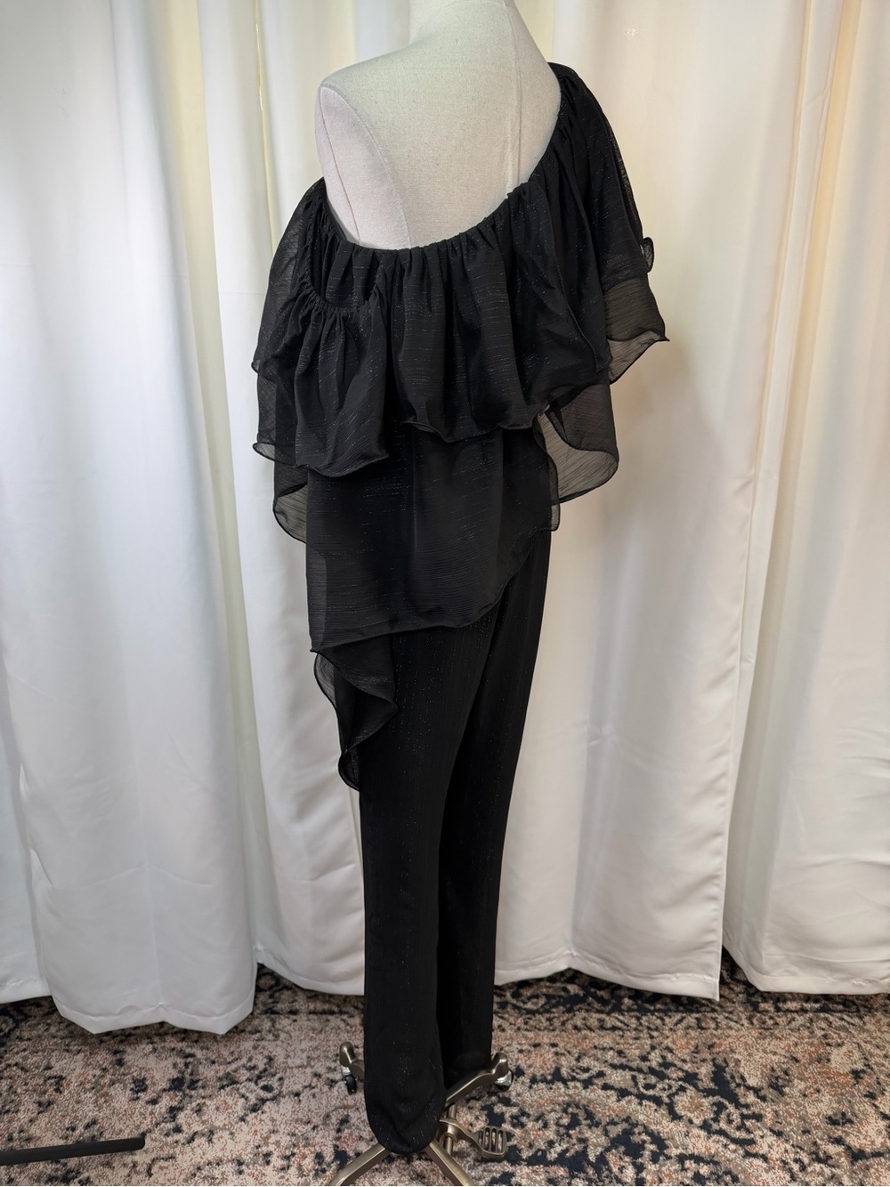 NWT Jewel Badgley Mischka Black & Silver Metallic Ruffled One Shoulder Jumpsuit - Picture 7 of 13